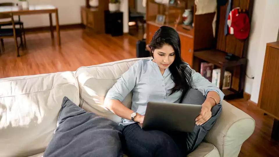 Online Chat by a lady